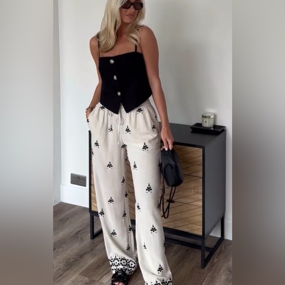 Zara EMBROIDERED WIDE LEG PANTS - Picture 6 of 15